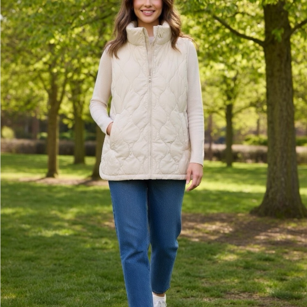 Gap Cream Quilted Zip-Front Vest